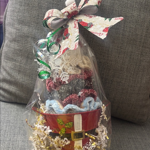 10 Bunches of Scrunchies. Perfect for teens. A perfect stocking stuffer. - Picture 10 of 10